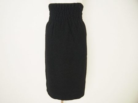 美しくみせながらもリラックスした着心地、斉藤都世子のスカートを買取いたしました