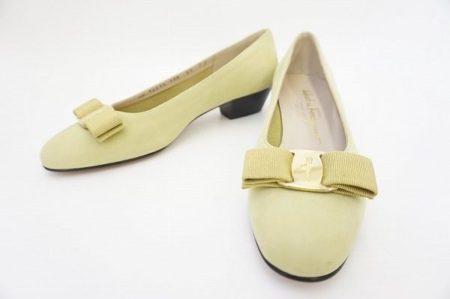 サルヴァトーレ・フェラガモのリボンパンプスを買い取りました