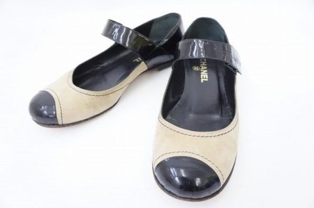 シャネルらしさ満載のストラップつきシューズを買い取りました