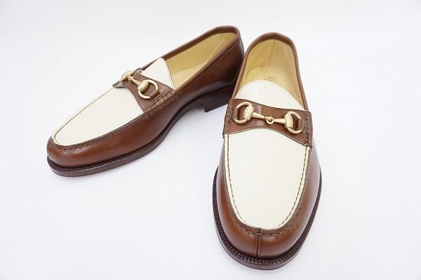 トレンドに関係なく履けるグッチのメンズローファーを買い取りました