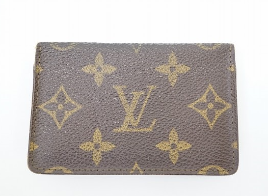 モノグラム柄でベーシックだからこそ飽きずに愛用出来るルイ・ヴィトン LOUIS VUITTONのカードケースを買取させて頂きました。