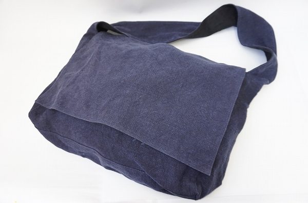 毎日のコーデに自然と馴染む、ヨウジヤマモトのショルダーバッグを買取いたしました