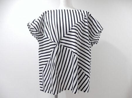 一捻りあるボーダーデザイン、レリアンのカットソーを買取いたしました