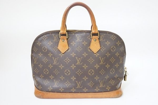 タイムレスにエレガントさを引き立てる、ルイヴィトンのアルマ ハンドバッグを買取いたしました