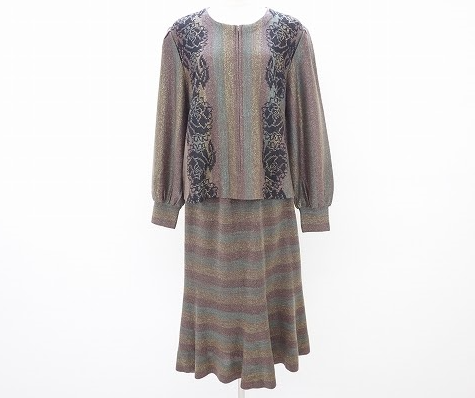 花柄とボーダーデザインの組み合わせが大人カジュアルな斉藤都世子のセットアップを買取させて頂きました。