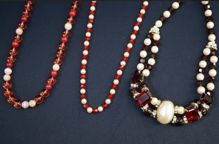 赤系ビーズとパールの白のコントラストが華やかなネックレス3点セット！ワンダフルワールド WONDERFUL WORLD