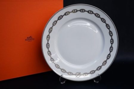 シンプルで飽きの来ないエルメスのシェーヌダンクル プレートを買取いたしました