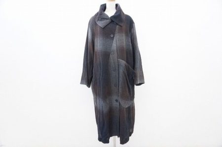 暗めの色調が素敵な慈雨センソユニコのコートを買い取りました