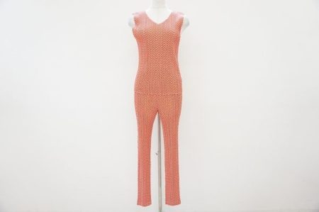 軽やかに着られて美しいプリーツプリーズのセットアップを買取いたしました