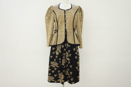 美しい大人女性スタイルが完成、斉藤都世子のセットアップを買取いたしました