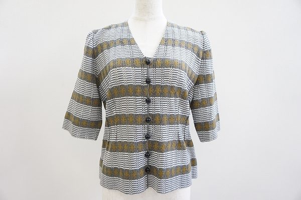 大人クールなマルチボーダーデザイン、斉藤都世子のカーディガンを買取いたしました