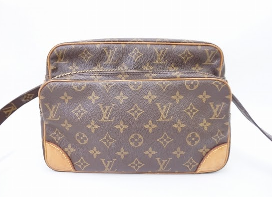 モノグラムをベルトにもあしらい高級感溢れるルイヴィトン LOUISVUITTONのレディース用ショルダーバッグを買取させて頂きました。