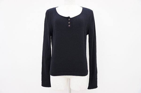 着心地・肌触り・シルエットともに満点、シャネルのセーターを買取いたしました