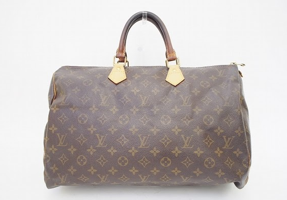 今では定番人気のモノグラム柄のルイ・ヴィトン LOUISVITTONのボストンバッグを買取させて頂きました。