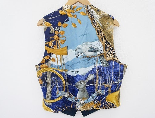 エルメス HERMESの男性用、紺色ベストを買取させて頂きました。