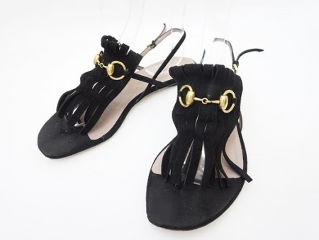 フリンジから覗く肌色がヘルシーな印象のグッチ GUCCIのサンダルを買取させて頂きました。