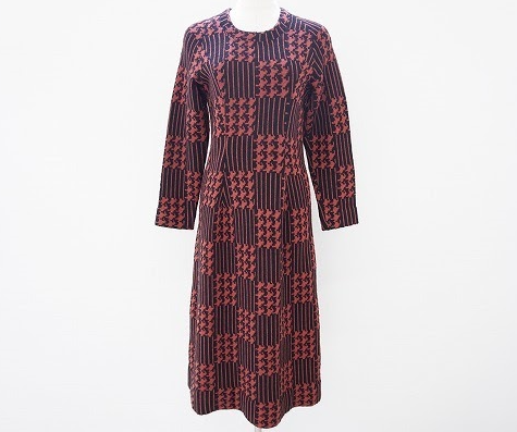 千鳥格子とストライプ模様の組み合わせがレトロモダンな斉藤都世子のニットワンピースを買取させて頂きました。