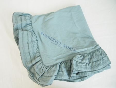 くすみカラーに大ぶりフリルとレースが大人フェミニンな大判ストール！ワンダフルワールド カネコイサオ WONDERFUL WORLD KANEKO ISAO