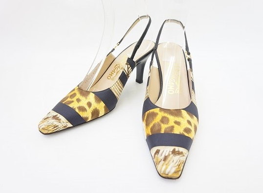 複数の柄を組み合わせお洒落な足元を演出してくれるサルヴァトーレ・フェラガモ Ferragamoのサンダルを買取させて頂きました。