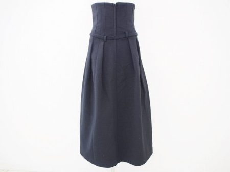 メリハリのあるスタイルに決まる、コムデギャルソンのスカートを買取いたしました