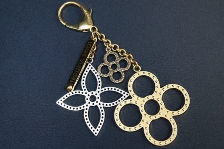 可愛くて高級感あるオシャレアイテム、ルイヴィトンのキーホルダーを買取いたしました