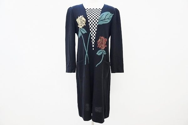 胸元の切り替えと薔薇デザインがオシャレ!斉藤都世子のワンピースを買取いたしました