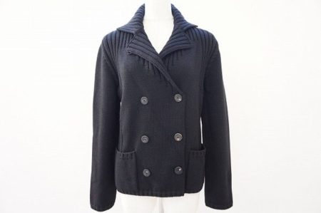マニッシュな着こなしにもおすすめのサルヴァトーレ・フェラガモのニットジャケットを買い取りました