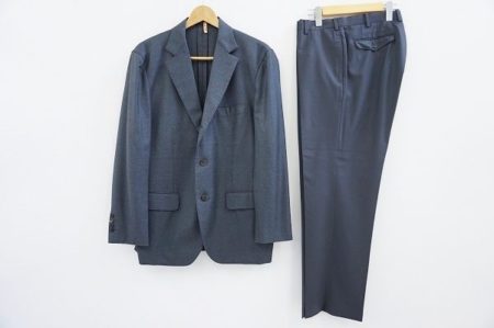 高級感あるこだわりスーツ、パパスのスーツを買取いたしました