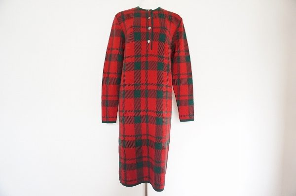 寒い日にもお家の中でおしゃれ！グッチのチェック柄ワンピースを買い取りました
