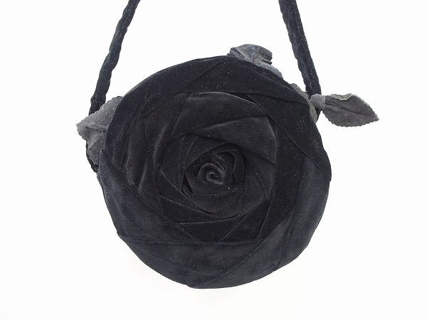 優雅な雰囲気を演出、バラ色の暮らしのバッグを買取いたしました