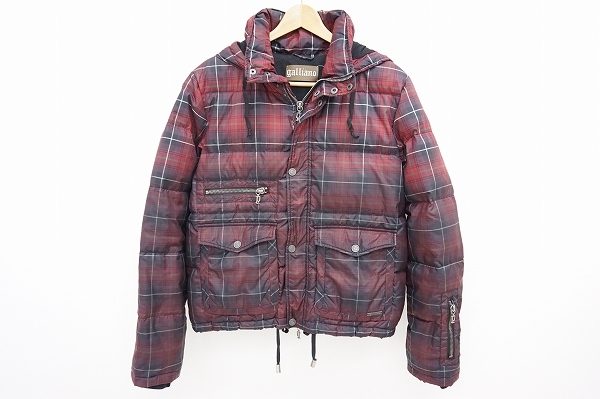 タウンユースに溶け込めるジョンガリアーノのダウンジャケットを買取いたしました