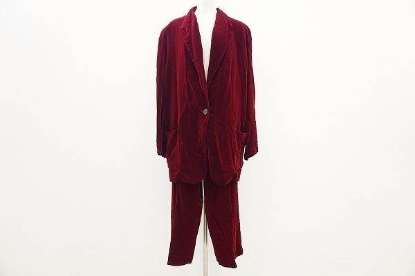 雰囲気のあるベルベット地!ヨウジヤマモトのパンツスーツを買い取りました