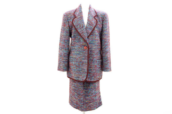 美しく全体を彩るミッソーニのスカートスーツを買取いたしました