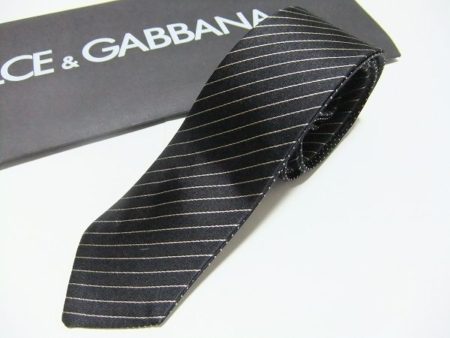 ヘビロテしたくなる上質さと締め心地のドルチェ&ガッバーナのネクタイを買取いたしました