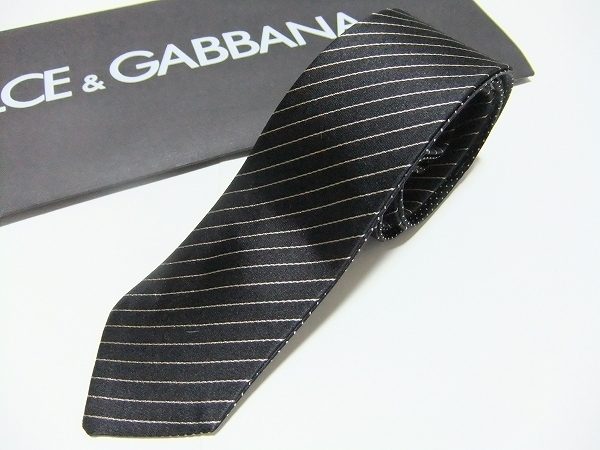 ヘビロテしたくなる上質さと締め心地のドルチェ&ガッバーナのネクタイを買取いたしました