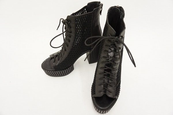 大胆かつセクシーなエイココンドウのショートブーツを買取いたしました