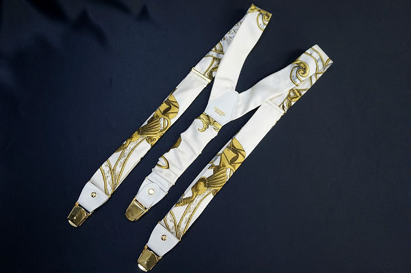 周りの視線を集めるエルメスのサスペンダーを買取いたしました