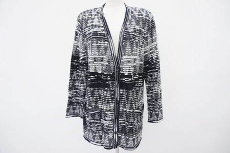 落ち着いたモノトーンがおしゃれなミッソーニのニットカーディガンを買い取りました