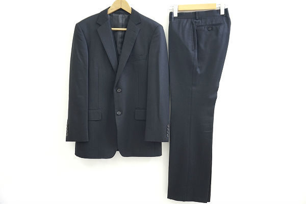 日本人に似合うスーツを手がけるメンズティノラスのスーツを買い取りました