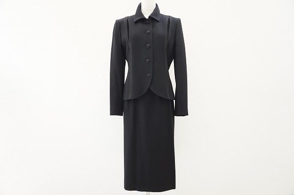 美しい佇まいに見せるジュンアシダのスーツを買取いたしました