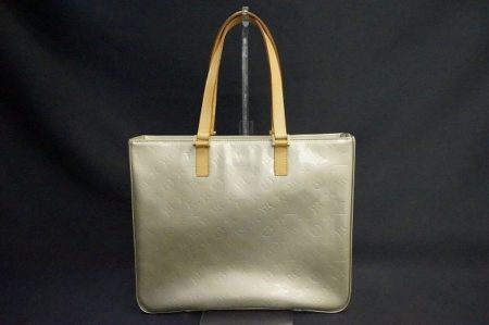 艶のある上品なルイヴィトンのヴェルニ　コロンバスバッグを買取いたしました