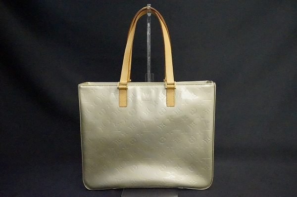 艶のある上品なルイヴィトンのヴェルニ コロンバスバッグを買取いたしました