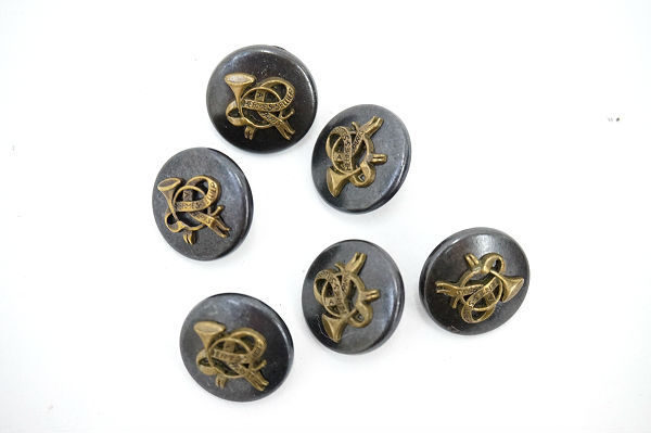 リメイクにも大活躍！人気急上昇中のエルメスのボタン6個セットを買い取りました