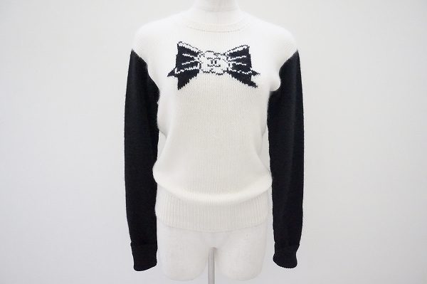 リボンモチーフにココマークが可愛い！シャネルのニットを買取いたしました