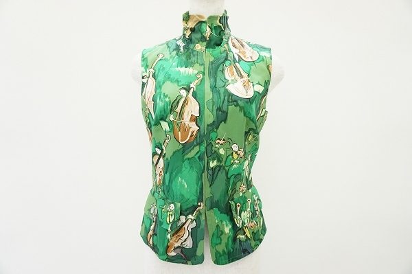 大人女性がぱっと華やぐ、エルメスのベストを買取いたしました