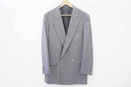 貫禄を出したい日のコーディネートに！バーバリーのダブルジャケットを買い取りました
