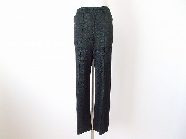 エレガントなキレイめスタイルに。斉藤都世子のパンツを買取いたしました