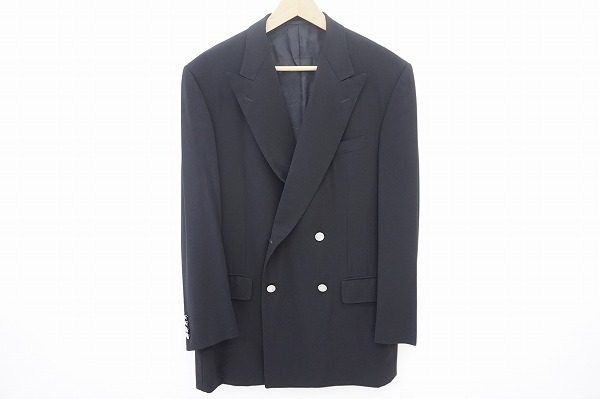 カジュアルにも着こなせそうなバーバリーのブラックジャケットを買い取りました