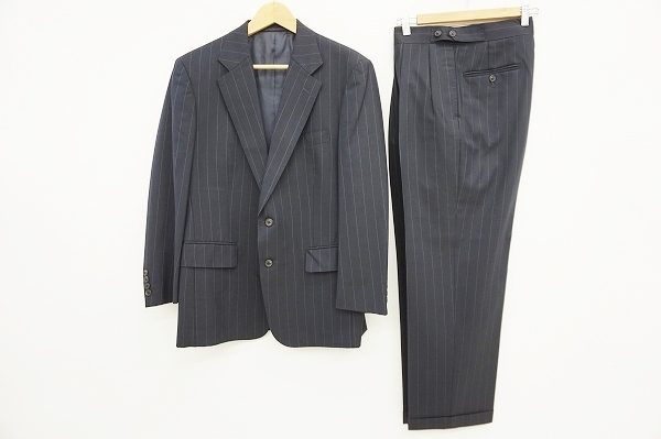 簡単にこなれ感が出せるジェイプレスのストライプ柄スーツを買い取りました