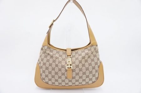 軽さとエレガントなデザインで持ち歩きたくなるグッチのジャッキーバッグを買取いたしました